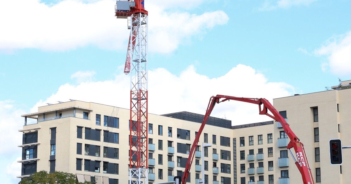 Archivo - Edificios en construcción. Vivienda.
