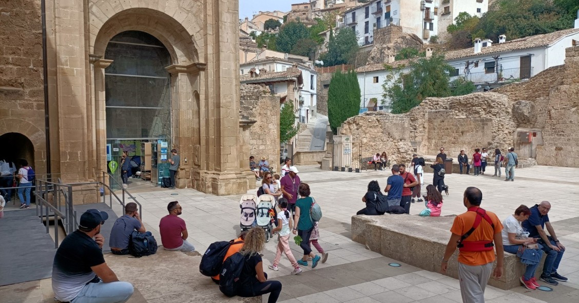 Turistas en las Ruinas de Santa María.
