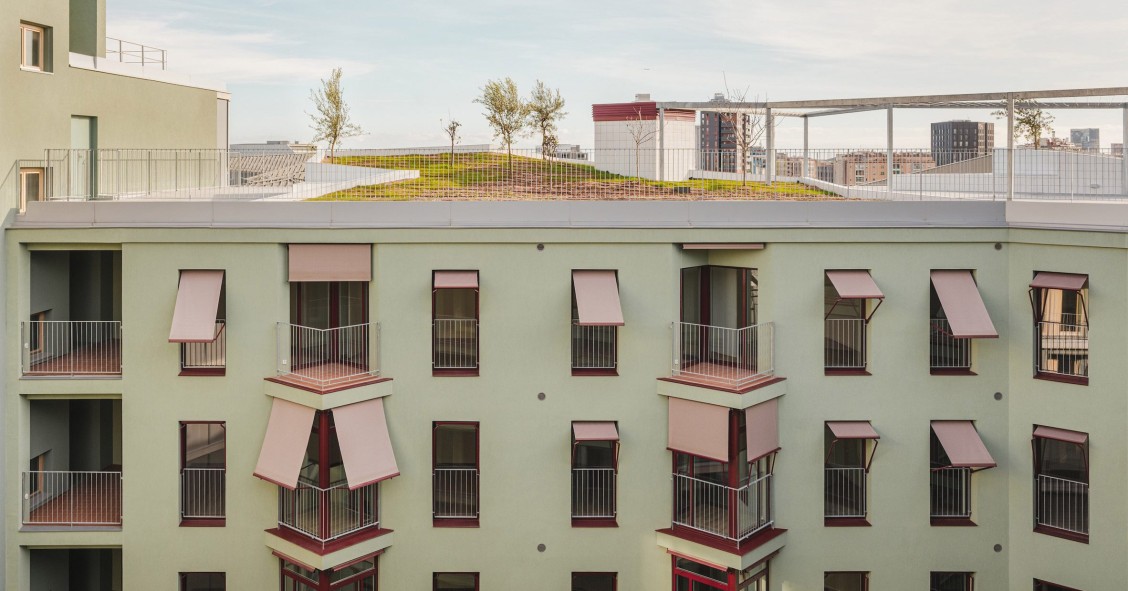 La Comunidad Habitacional, diseñada por Cierto Estudio, forma parte del gran desarrollo residencial de Illa Glòries, en el Distrio 22@ de Barcelona.