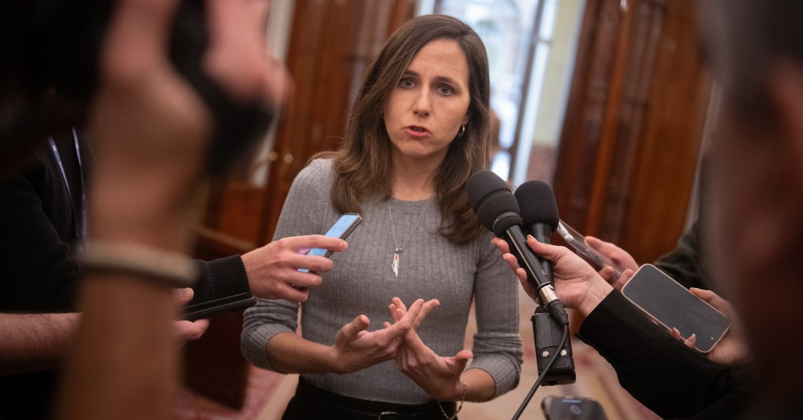 La secretaria general de Podemos, Ione Belarra, durante una sesión plenaria en el Congreso, a 11 de diciembre de 2025, en Madrid (España). 
