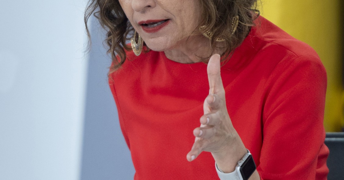 Archivo - La vicepresidenta primera y ministra de Hacienda, María Jesús Montero