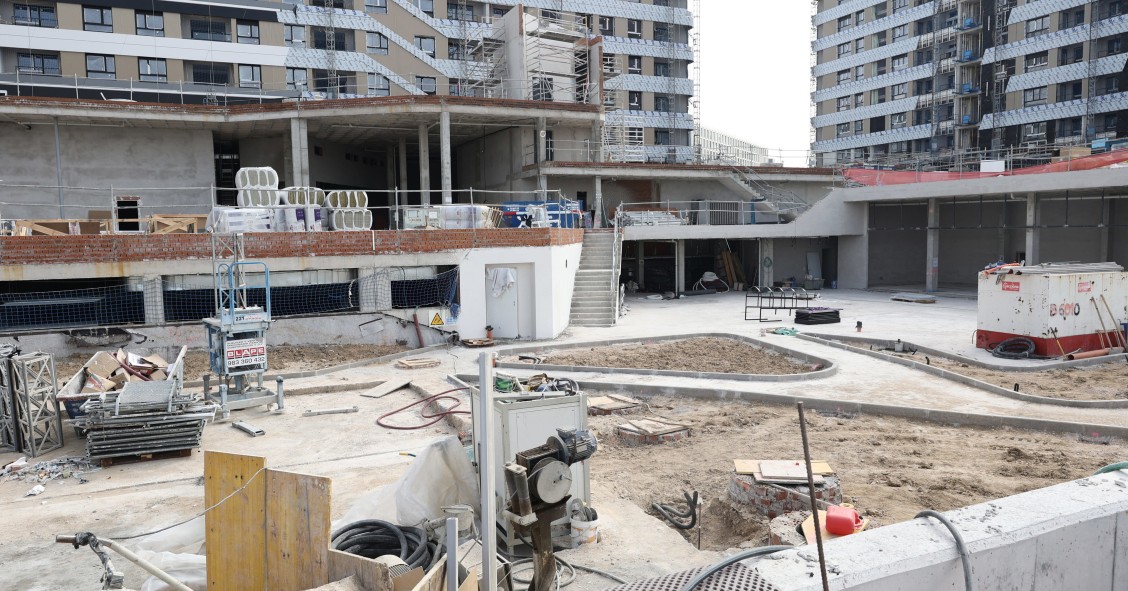 Archivo - Materiales de construcción en una obra