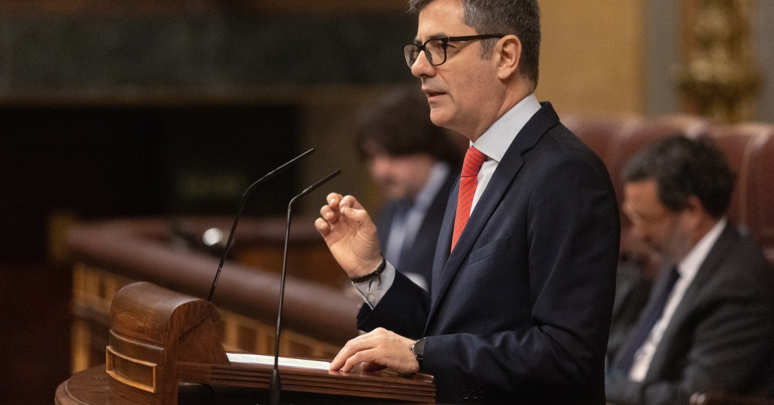 El ministro de la Presidencia, Félix Bolaños, durante una sesión plenaria extraordinaria en el Congreso de los Diputados, a 27 de enero de 2026, en Madrid (España). 