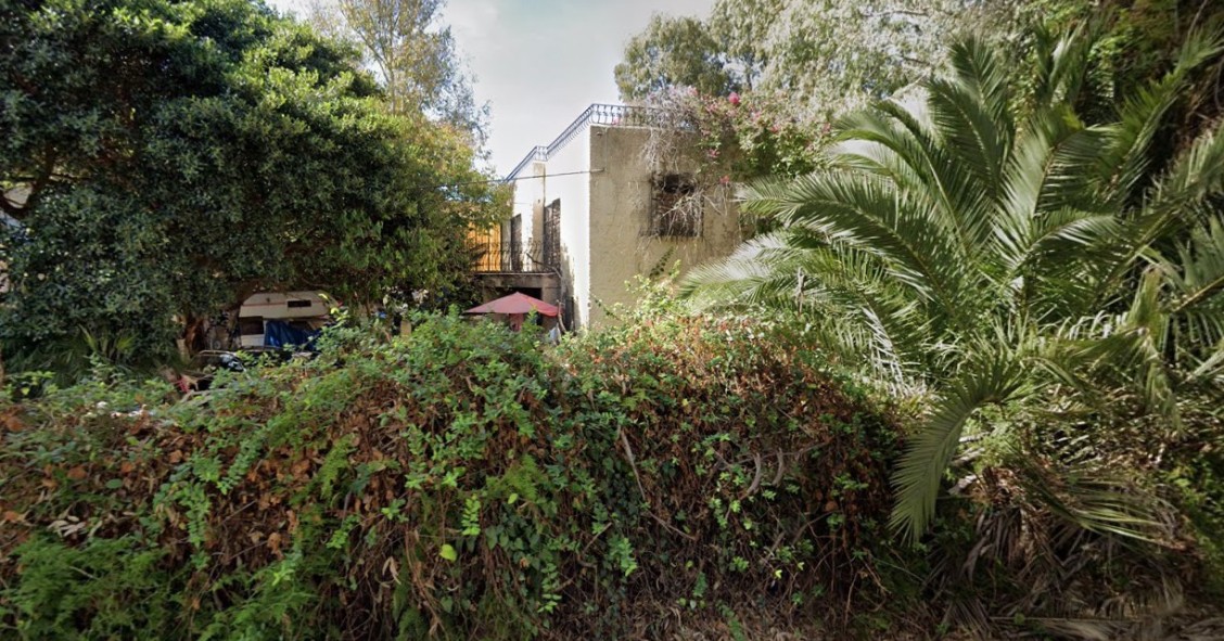 Se subasta un chalet okupado de la cartera de Aifos en Marbella por 815.000 euros