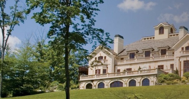 Ante la ausencia de compradores, se vende una mansión mediante la mayor subasta ciega de eeuu