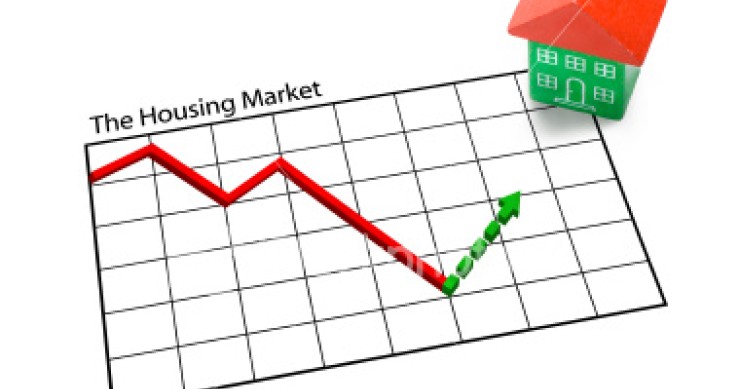 Los expertos ven algo de luz en el sector inmobiliario