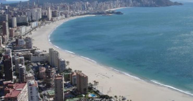 Alquilar apartamentos en la playa será un 10% más barato este verano