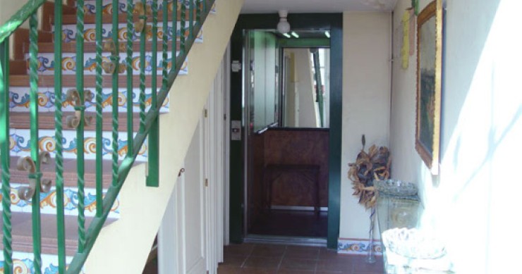 Los edificios andaluces de más de dos pisos tendrán que tener ascensor antes de 2019