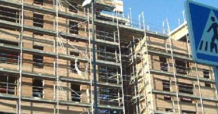 una de las obras en curso de martinsa fadesa Acabar los pisos se ha convertido para los bancos en una prioridad