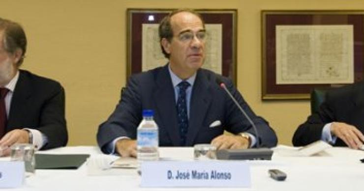 “pagar los impuestos por comprar una casa equivale al sueldo de 2 ó 3 años”