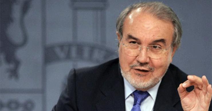 imagen de archivo de pedro solbes Solbes, tercer ex ministro que abandona a zapatero en dos semanas