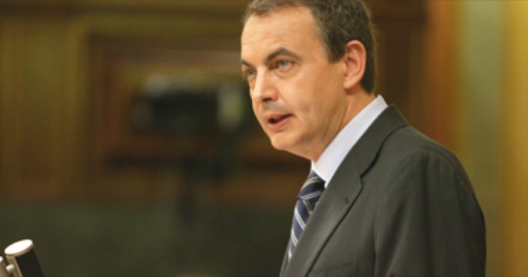 Zapatero dice que la construcción de viviendas seguirá teniendo un papel "muy relevante" en la economía