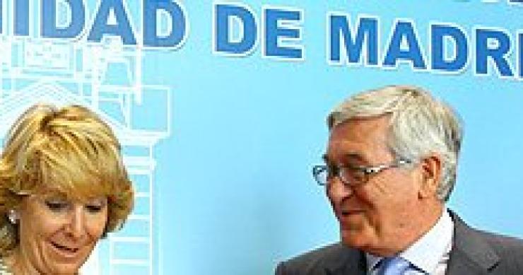 Esperanza aguirre: "mi gobierno no está en contra del ladrillo, como otros..."