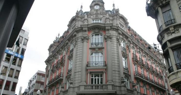 Caja Cantabria pone en venta los pisos más caros de gijón con descuentos del 30% (fotos)