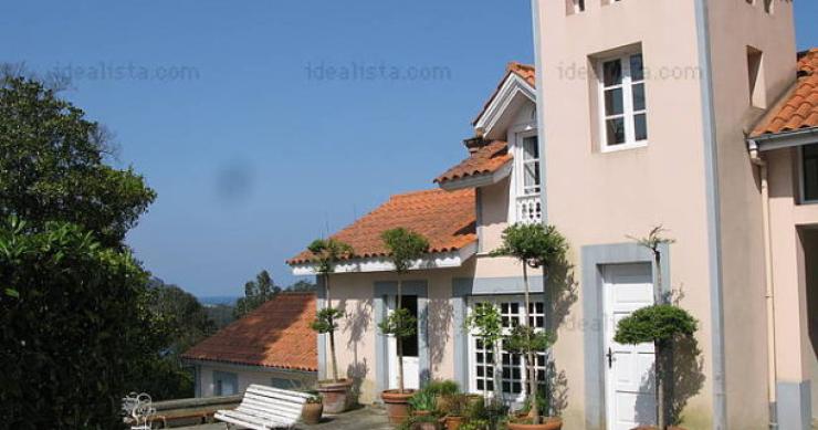 ¿Quién vive ahí? Casa de indiano con más de 100 años que salió en tv, a la venta en idealista