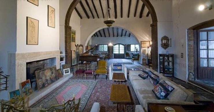 ¿Quién vive ahí? Masía del siglo xvii que salió en tv, a la venta en idealista.com