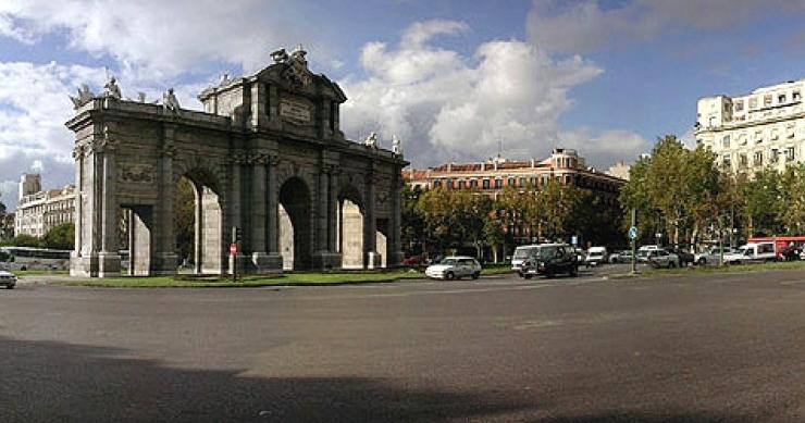 Amancio ortega vende pisos de lujo en Madrid con un 50% de rebaja