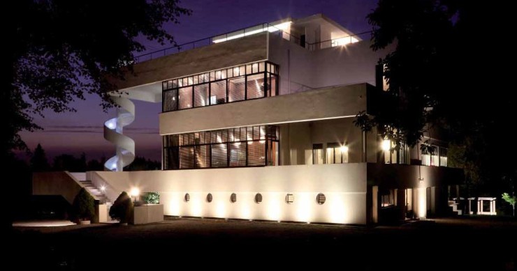 Castillo moderno con piscina interior en bruselas