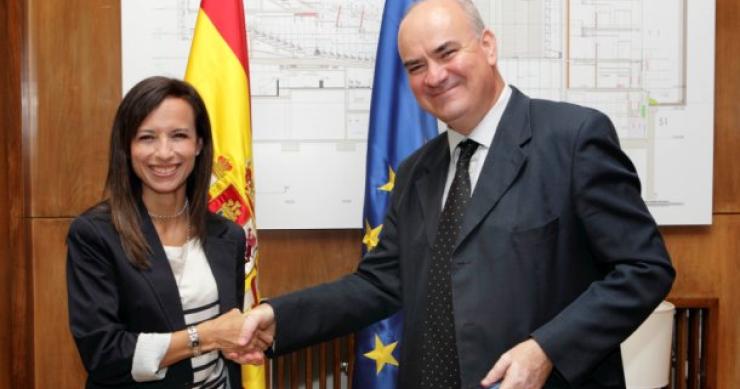 beatriz corredor y alfonso candau El registro de la propiedad atenderá on line las peticiones de extranjeros en inglés