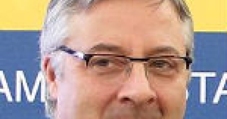 Blanco acusa a la banca de dar hipotecas a quienes no podían pagarlas