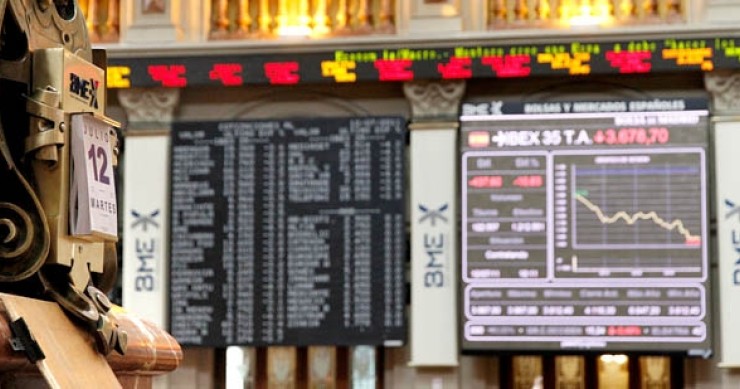 El ibex 35 cae otro 4% y la prima de riesgo española salta a los 375 puntos