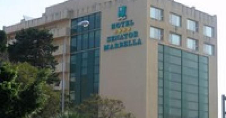 El hotel senator, emblema de los abusos urbanísticos en marbella, recibe el visto bueno del ayuntamiento