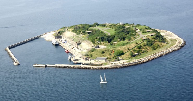 En venta la mayor isla artificial del mundo (fotos)