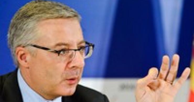 Blanco dice que se concedieron hipotecas que se habrían impagado aún sin crisis