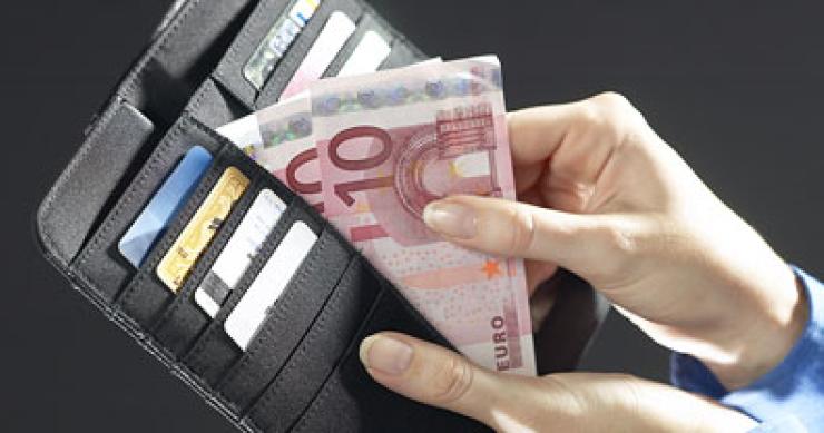 la ocu denuncia cobros por encima de lo señalado por parte de notarios y registradores Notarios y registradores cobraron millones de euros de forma indebida por cancelar hipotecas, según la ocu