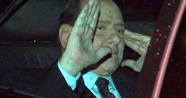 Italia se desmorona pese al adelanto de las elecciones