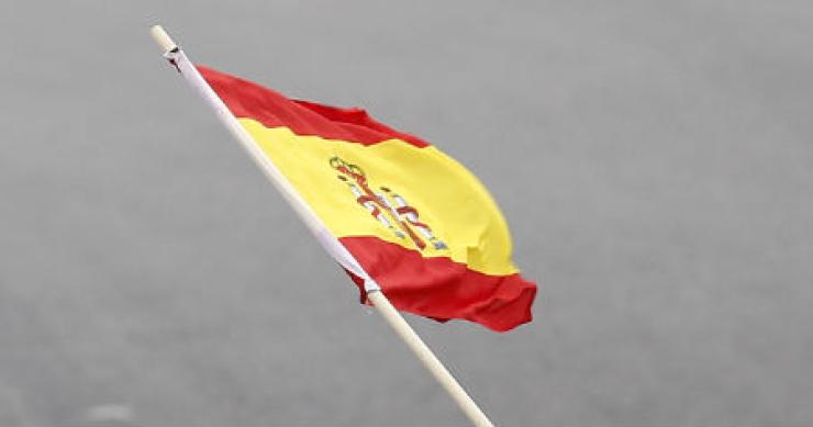 España vende el doble de bonos de los previstos y la prima de riesgo sigue bajando