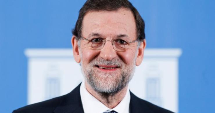  Rajoy asegura que "no está en nuestras previsiones subir el iva"