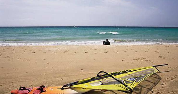 Tarifa aprueba urbanizar 70 hectáreas en la playa virgen de valdevaqueros