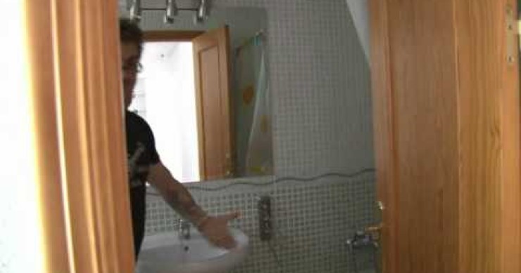 Un gaditano se lanza a vender su casa dando el cante