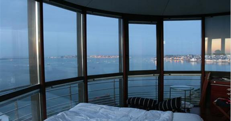Hoteles con encanto: la experiencia única de dormir en un faro en la bretaña francesa