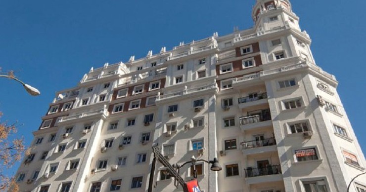 Renta corporación vende un edificio por 20 millones en la gran vía de Madrid y se dispara en bolsa
