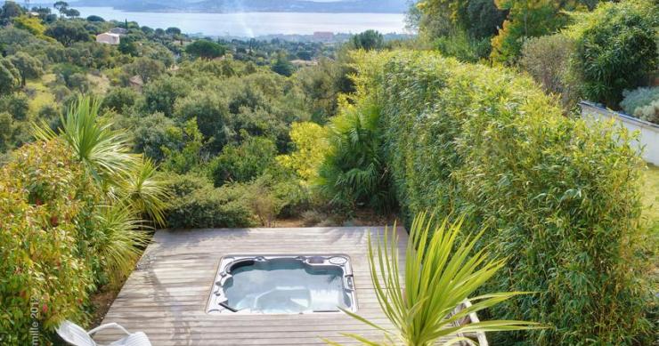 Casas de ensueño: un refugio escondido frente al mar en Francia