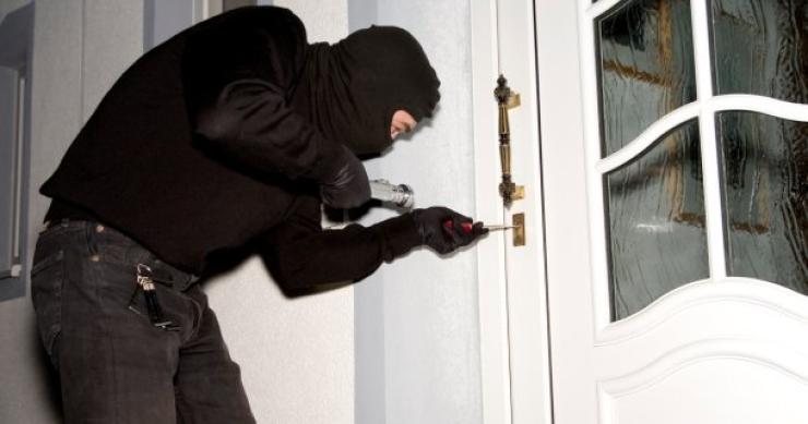 Durante los meses de verano crecieron casi un 25% los robos en viviendas en España