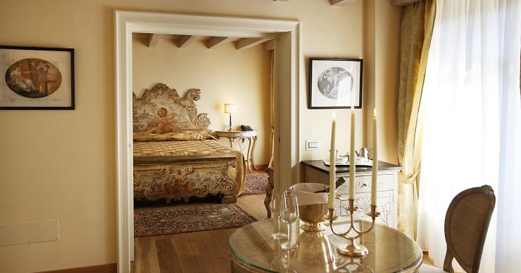 Hoteles con encanto: vistas al balcón donde romeo declaró su amor a julieta