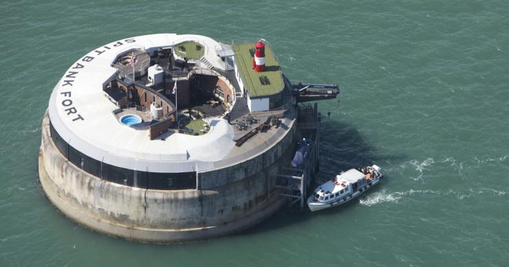 Hoteles con encanto: de fortaleza militar a alojamiento exclusivo en el mar en reino unido