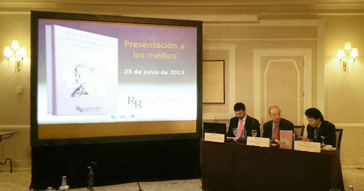 presentación del anuario de rr. acuña y asociados Acuña: "el precio de la vivienda bajará otro 30% y hay 2,26 millones de casas a la venta"