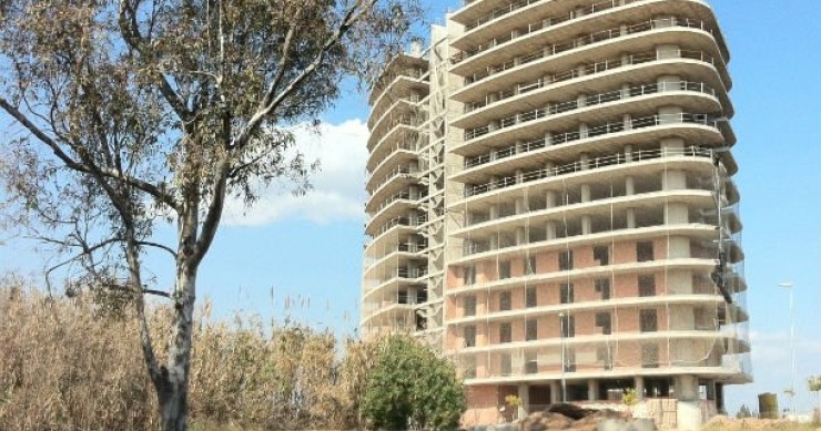 Sareb demolerá sólo promociones de viviendas incompletas o ilegales
