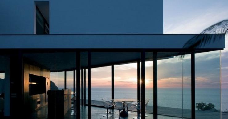 Casas de ensueño: una villa ibicenca en lo alto del acantilado para disfrutar de la paz del mediterráneo 