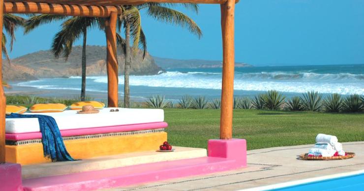 Hoteles con encanto: un refugio tropical rodeado de arena Blanca en México