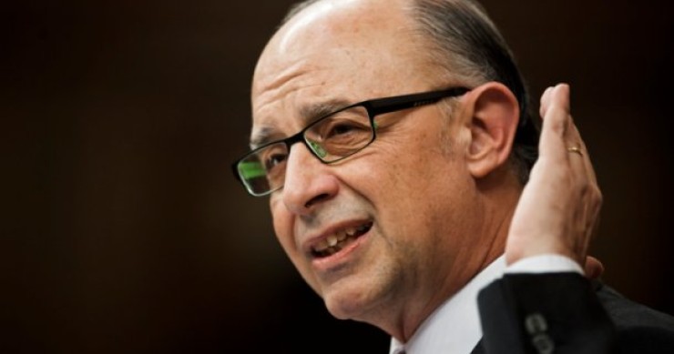 cristóbal montoro, ministro de hacienda El gobierno reconoce que estudia eliminar la deducción por vivienda seis meses después de resucitarla