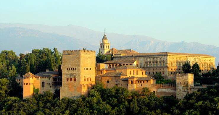 Los castillos de ‘Isabel’: los 7 palacios de Isabel la católica y los mejores alojamientos para visitarlos