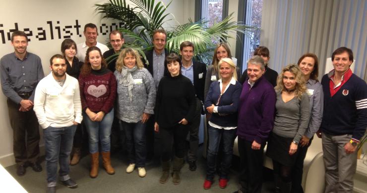 Fotos de familia de los cursos de idealista en 2013 coordinados por la oficina de Barcelona