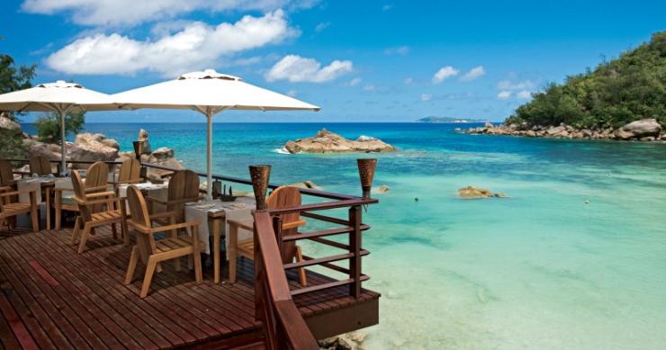 Hoteles con encanto: un resort con vistas al mar cristalino de las paradisíacas islas Seychelles