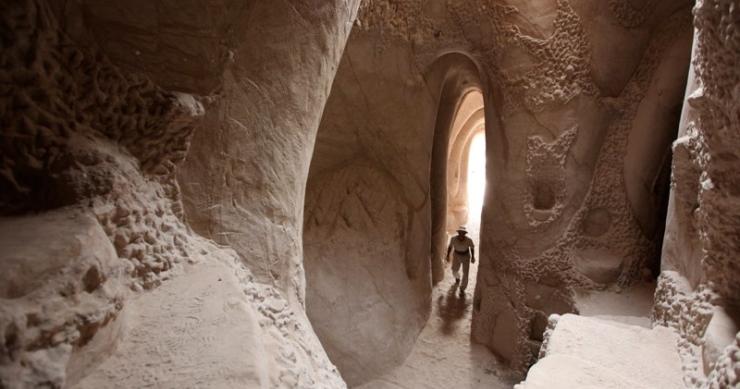 El hombre que excavó con sus propias manos una catedral subterránea en el desierto de eeuu