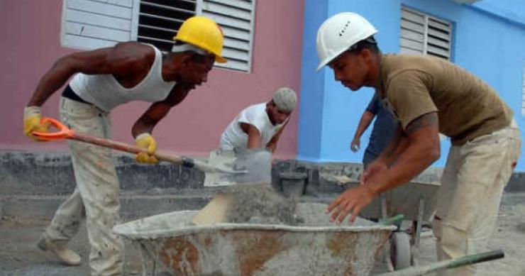 Burbuja inmobiliaria a la cubana: autoconstrucción vecinal, ‘boom’ de ventas y un casero llamado gobierno